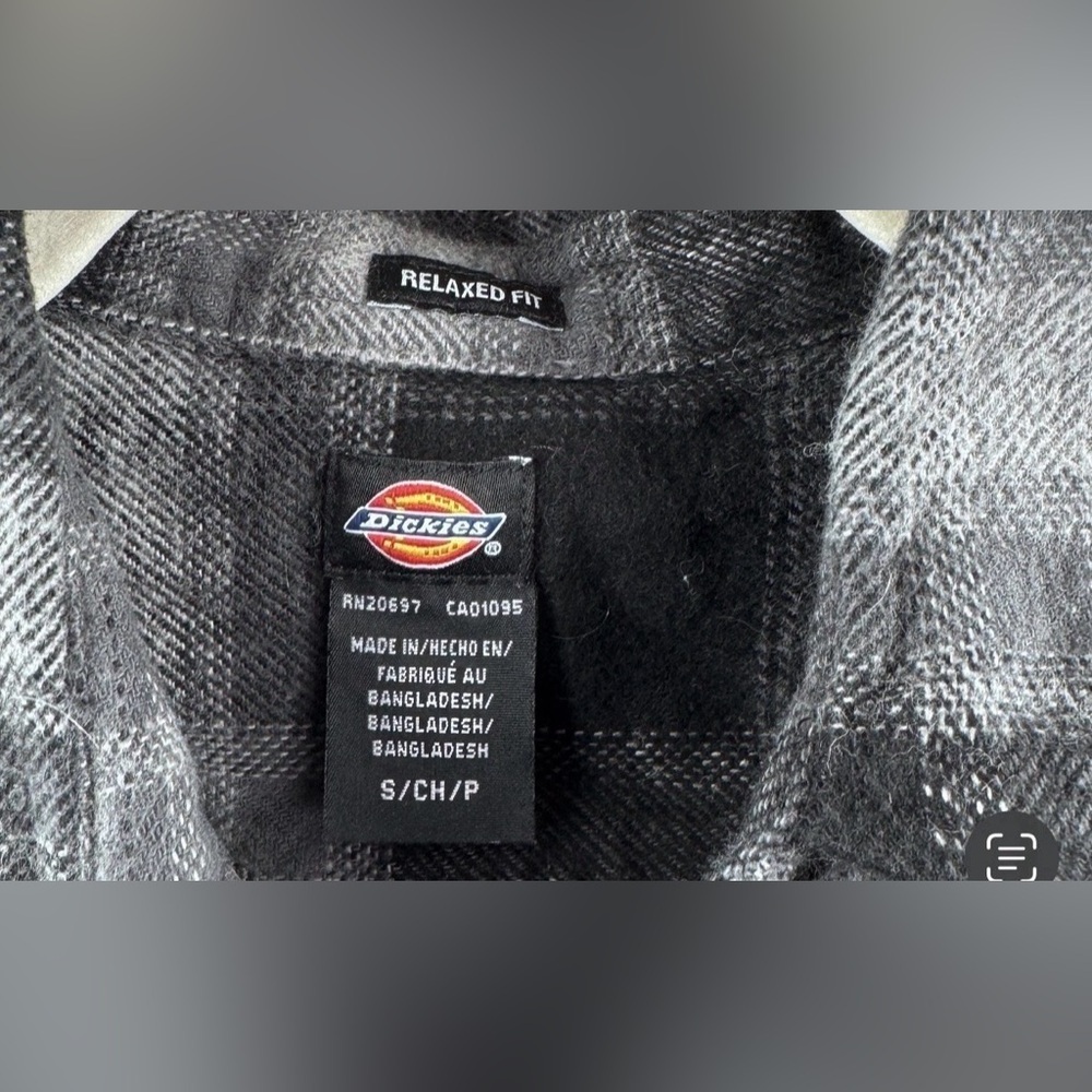 Dickies Men’s Plaid Flannel Shirt Relaxed Fit Long Sleeve Gray Black Size S - Picture 4 of 4